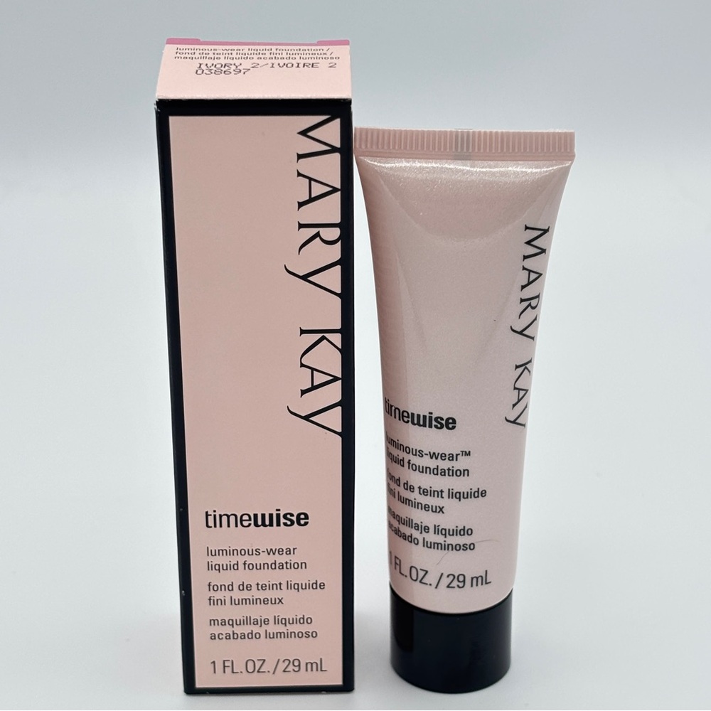 Mary Kay Timewise Luminous Wear Liquid Foundation in IVORY 2/ IVOIRE 2 038697